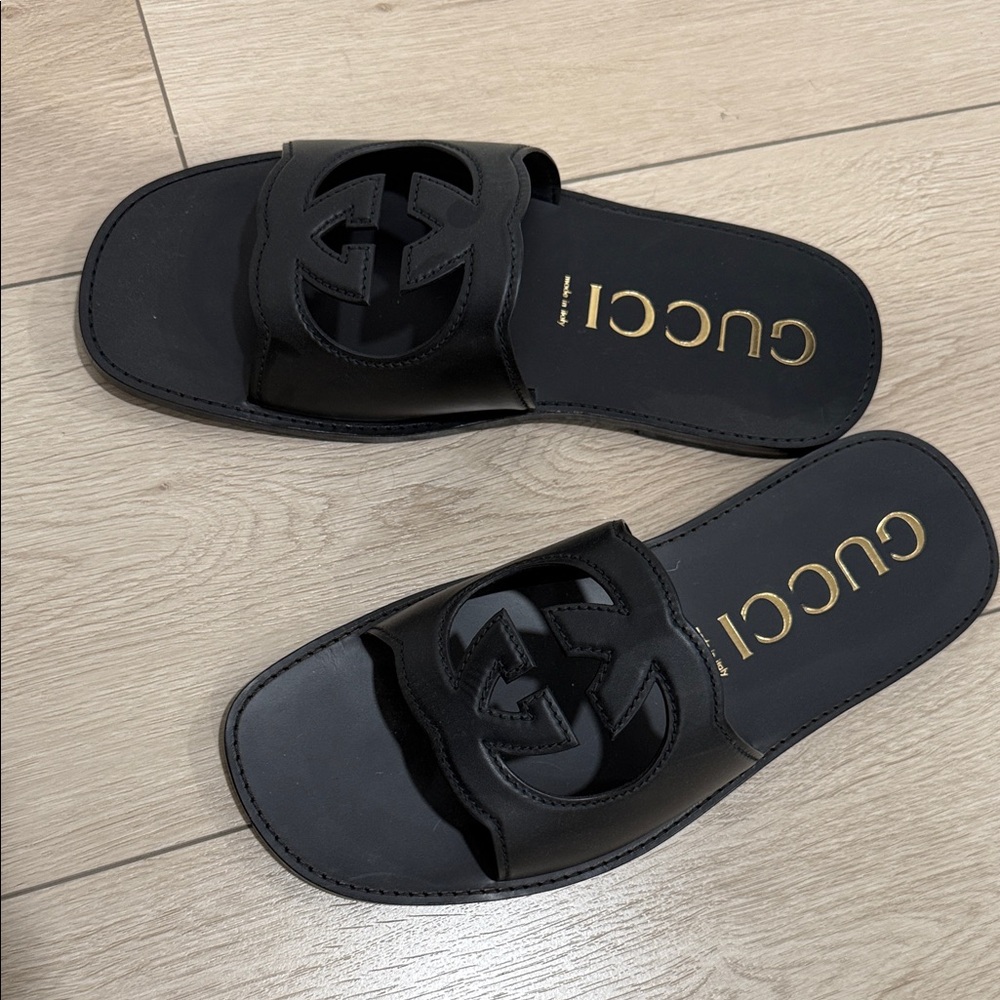 Gucci Black Logo Slide Sandals - Picture 2 of 3